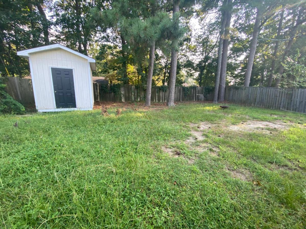 B1 Guest House Hope Mills Exterior foto